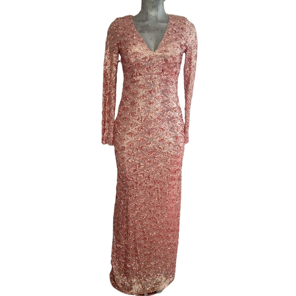 Vestido Rosa Brillante con Manga Larga y Corte Recto Elegante