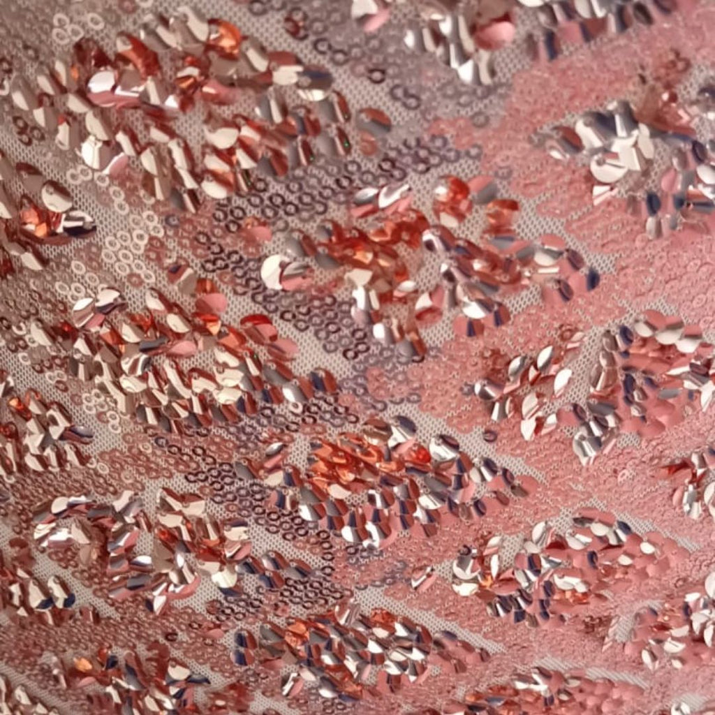 Vestido Rosa Brillante con Manga Larga y Corte Recto Elegante