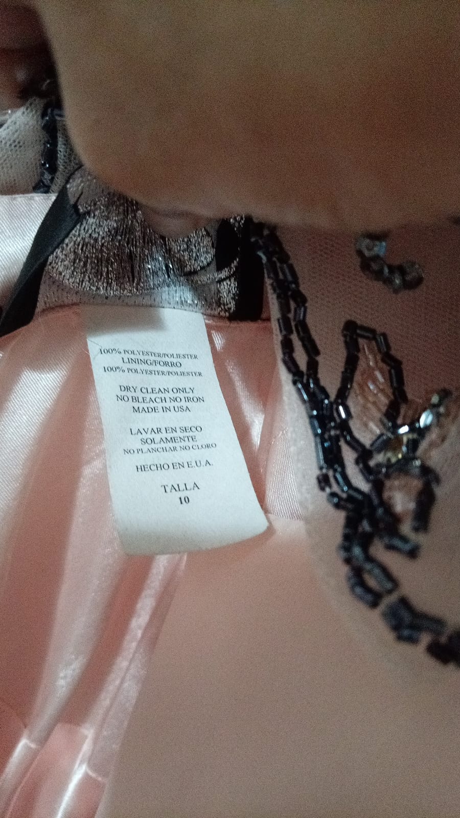 Vestido Palo de Rosa con Chalina Bordada